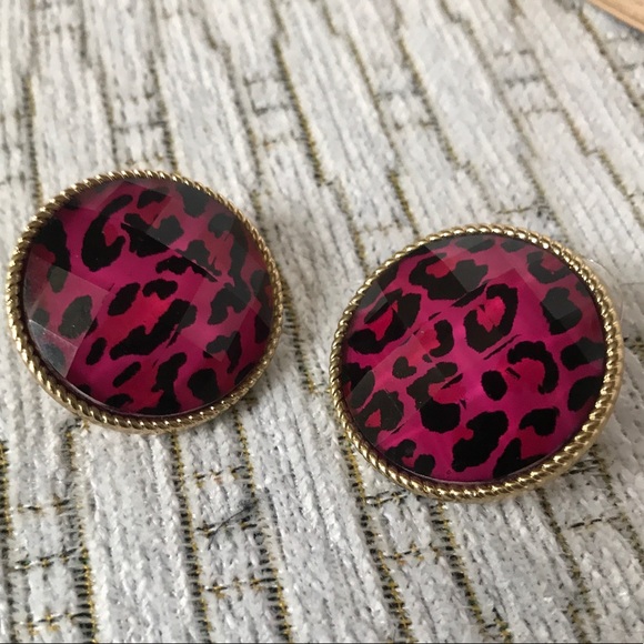 “Pink Panther” Button Earrings - Picture 4 of 6